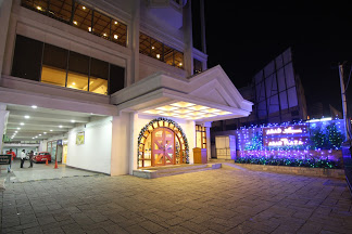 Abad Plaza Kochi, Ernakulam - Hotel in Kochi | Joon Square