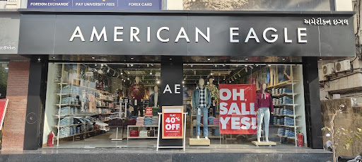 American Eagle Exclusive Store Shopping | Store