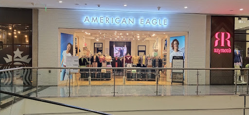 American Eagle Exclusive Store Shopping | Store