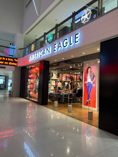 American Eagle Exclusive Store Shopping | Store