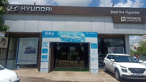 Badrika Hyundai   486001 Automotive | Show Room