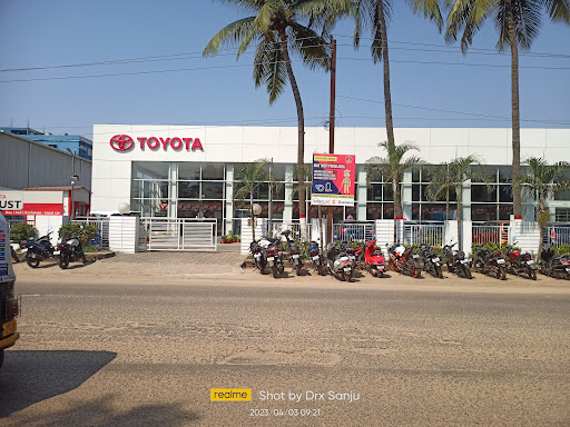 CAPITAL TOYOTA Automotive | Show Room