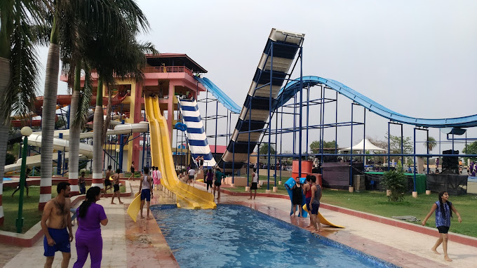 CRESCENT WATER PARK Entertainment | Water Park