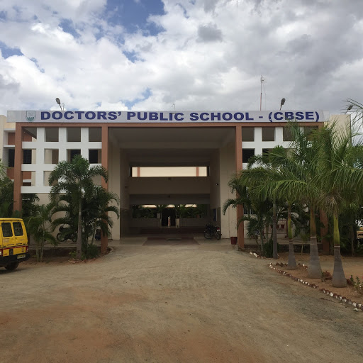 Doctors public school Logo