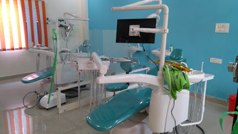 FAMILY DENTAL CLINIC Medical Services | Dentists