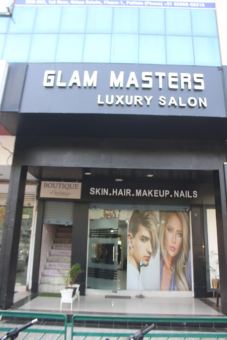 Glam Masters Luxury Salon Logo
