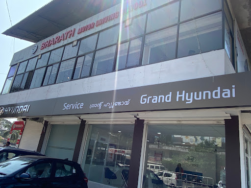 Grand Hyundai Automotive | Show Room