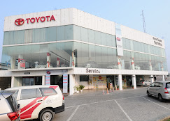 GRAND TOYOTA Automotive | Show Room