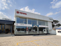 HERITAGE TOYOTA Automotive | Show Room