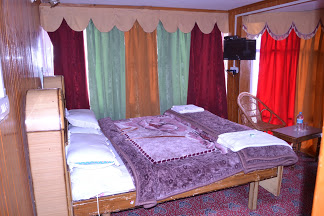 Hotel Glacier Heights Accomodation | Hotel