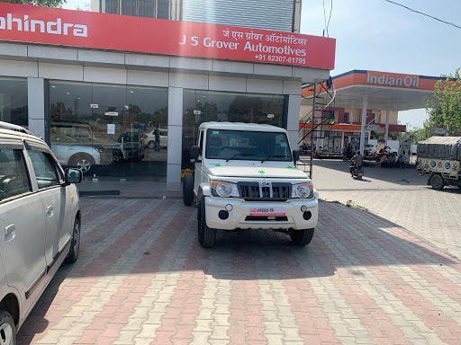 JS Grover Mahindra Una Automotive | Show Room