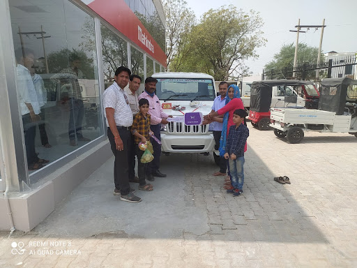 Mahindra Auto World - SUV Automotive | Show Room