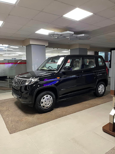 MAHINDRA- Bageshwar Automotive | Show Room