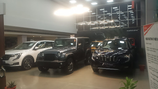 Mahindra Bundelkh& Automobiles Automotive | Show Room