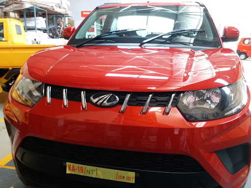 Mahindra Automotive | Show Room