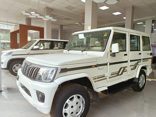 Mahindra Himmatsinghka Brothers - SUV Automotive | Show Room