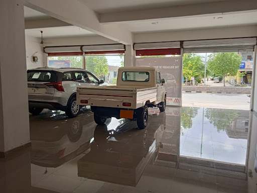 Mahindra Motorline Auto Sircilla Automotive | Show Room