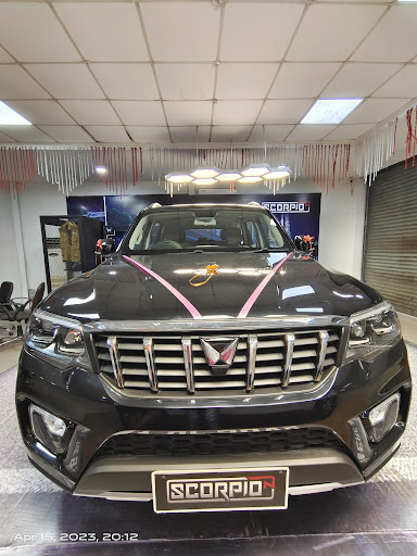 Mahindra Motorline Auto - SUV Automotive | Show Room