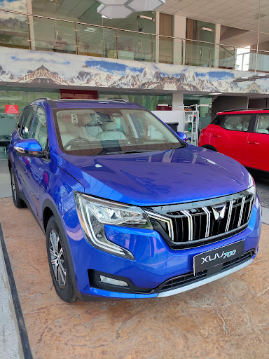 Mahindra Param Automobiles Automotive | Show Room