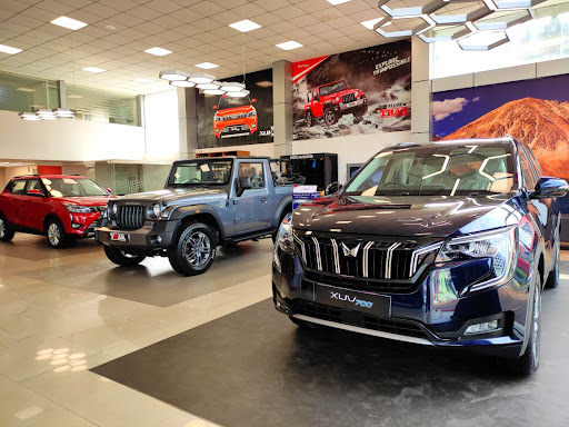 Mahindra Pothen Autos - SUV Automotive | Show Room