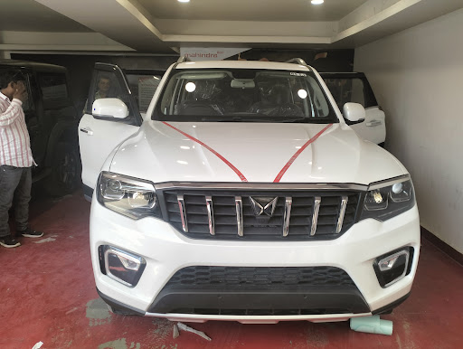 Mahindra Rajendra Autowheels Automotive | Show Room