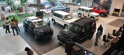 Mahindra Ratnapprabbha Motors Automotive | Show Room