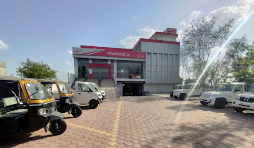 Mahindra Rishab Motor Sales - SUV Automotive | Show Room