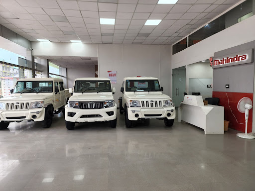 Mahindra Simla Automobiles Automotive | Show Room