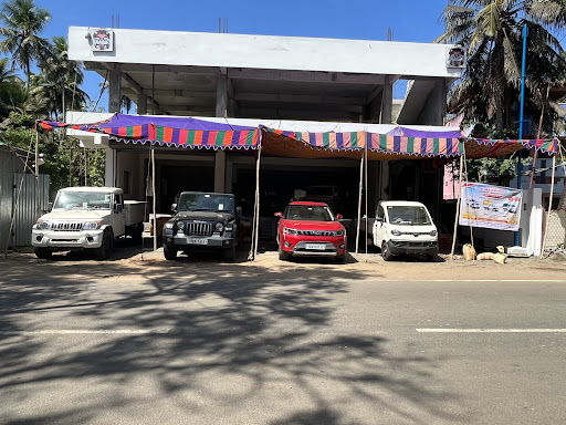 Mahindra SRS cars Thiruvarur Automotive | Show Room