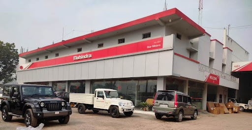 Mahindra Star Motors - SUV Automotive | Show Room