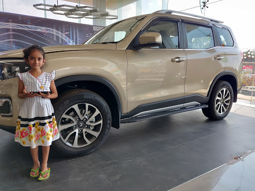 Mahindra Trendy Wheels Automotive | Show Room