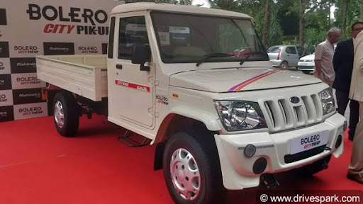 Mahindra vehicles showroom Automotive | Show Room