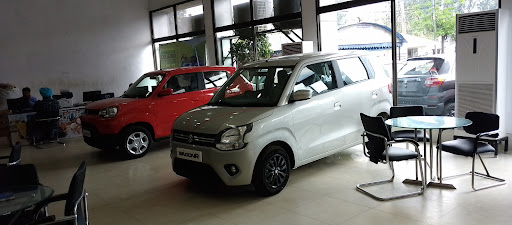 Maruti Suzuki ARENA (Modern Automobiles) Automotive | Show Room