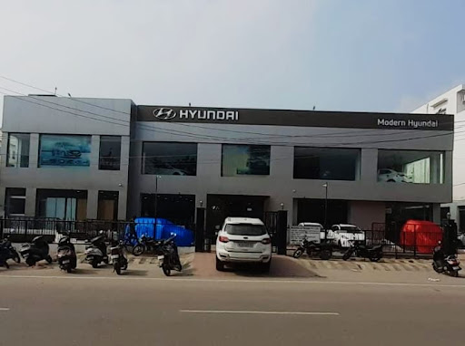 Modern Hyundai Automotive | Show Room