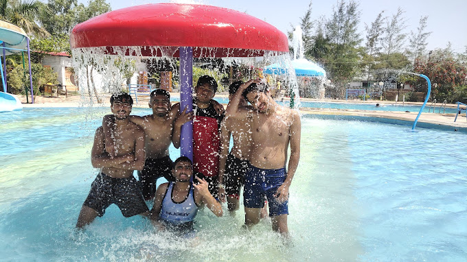 On the Rocks Water Park Entertainment | Water Park