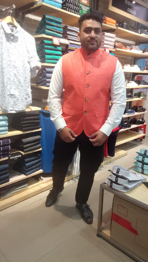 Peter England Muzzaffarnagar Shopping | Store