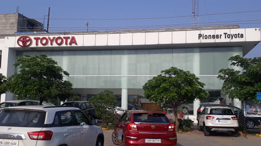 PIONEER TOYOTA Sales Automotive | Show Room