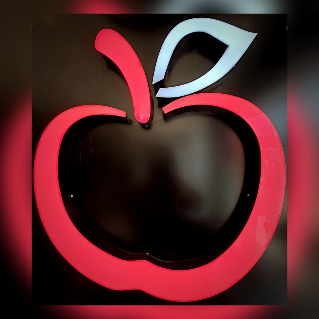 Red Apple Salon Logo