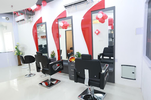 Sanuz Royale Family Salon Active Life | Salon