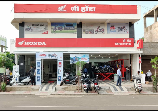 Shree Automobiles Automotive | Show Room