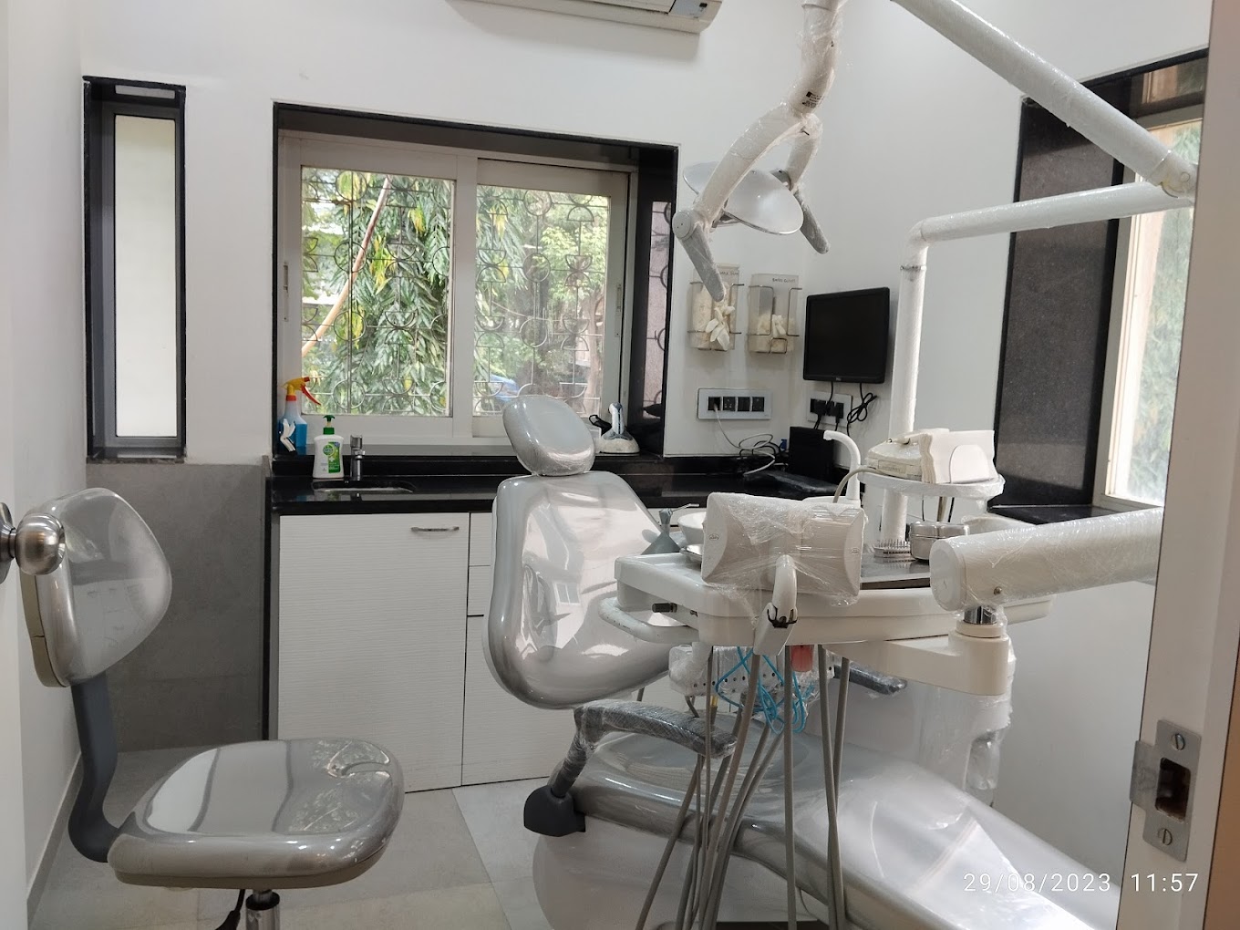 Smile Care India Medical Services | Dentists