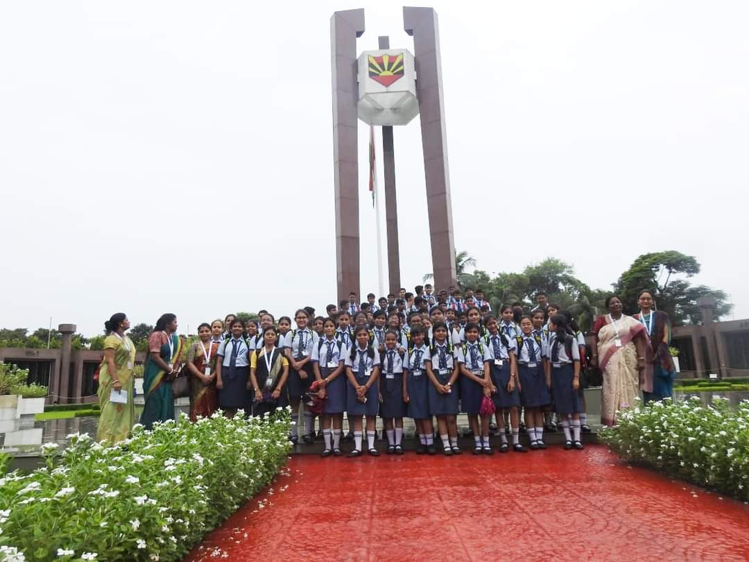 Sudhir Memorial Institute Liluah Education | Schools