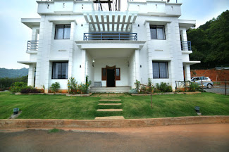 Vythiri Palace resort Logo