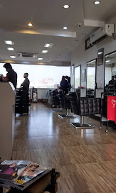 Wateva Unisex Salon Active Life | Salon